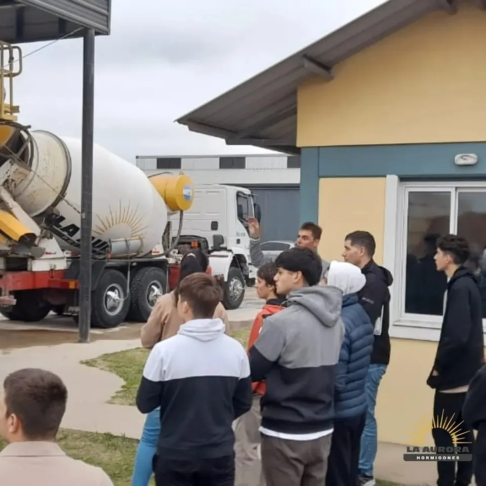 348217621_988295798992806_8821305022350340411_n