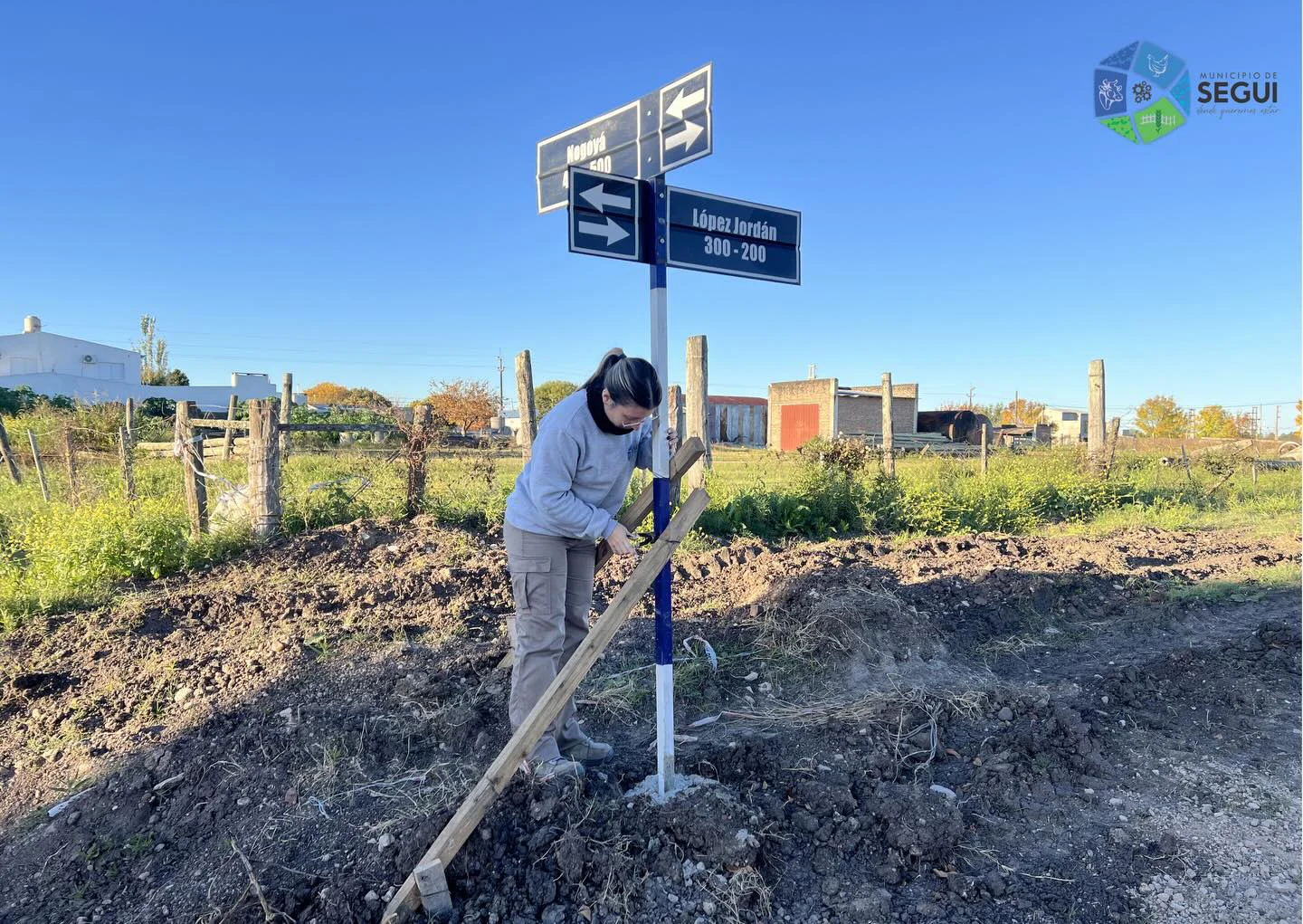 Seguí - Nuevos carteles de calles y señalización vial en distintos puntos de la ciudad