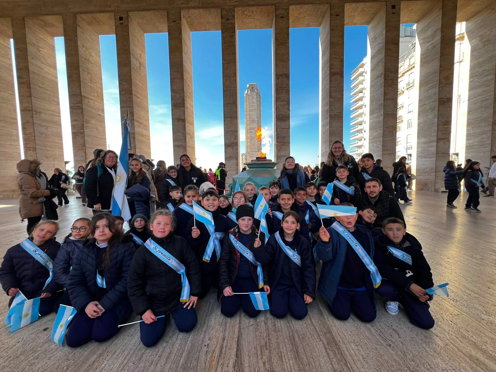 Emotiva Promesa de Lealtad a la Bandera de alumnos de Seguí en Rosario