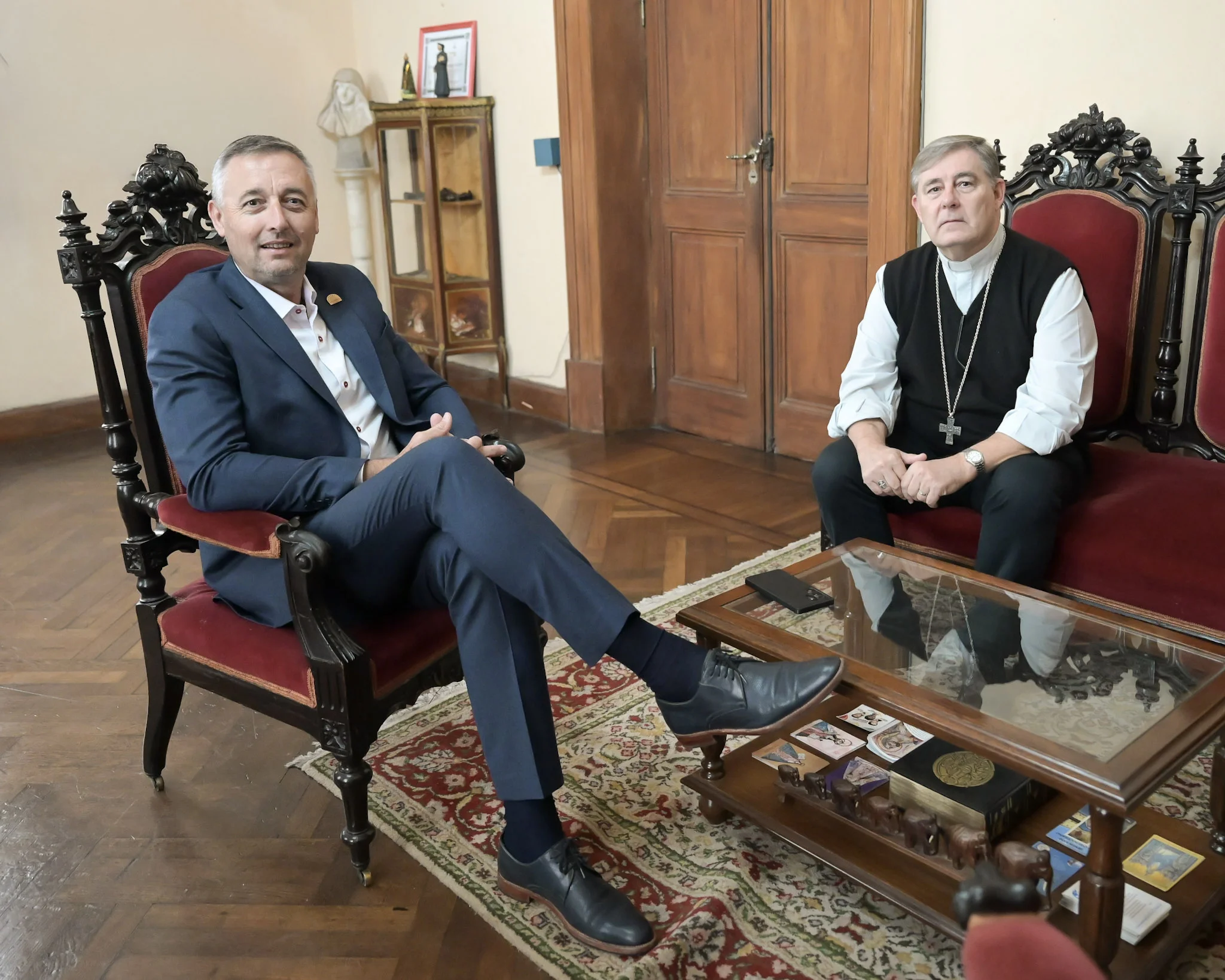 Hein se reunió con el arzobispo de Paraná, Raúl Martín, para avanzar en una agenda de trabajo común