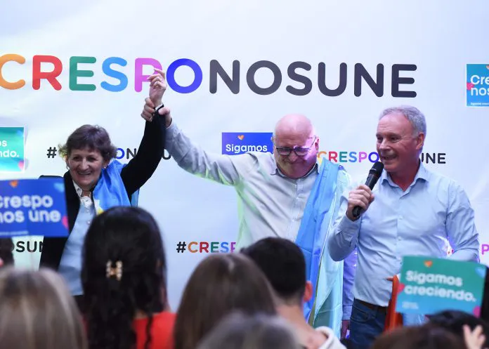 366625669_591856513117993_8499901364923395225_n-696x497