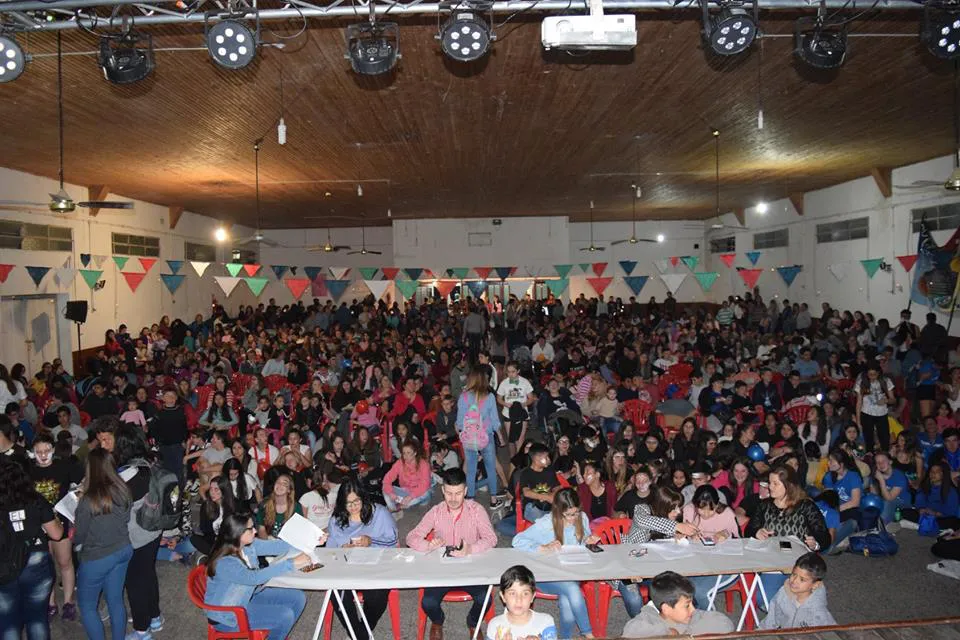 42218064_1869505673145873_12967421094658048_n