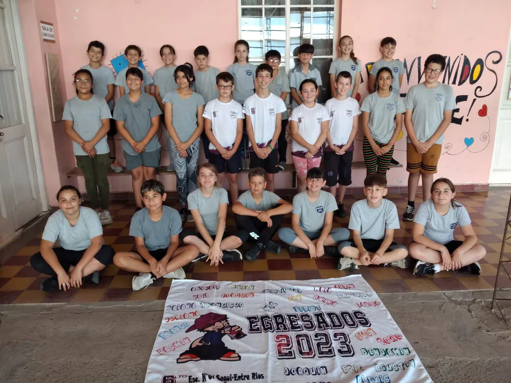 SEGUI-1894-EGRESADOS-ESCUELA-ZUVIRIA