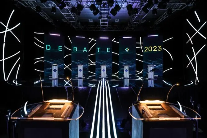 estudio-debate-presidencial-santiago-del-esteropng
