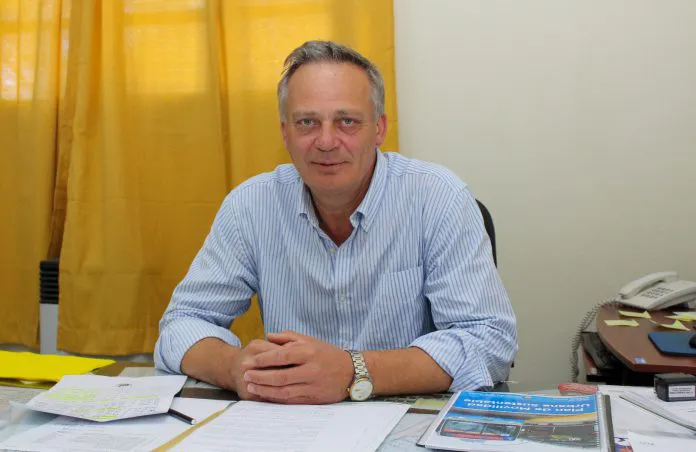 CARLOS-WEISS-696x452