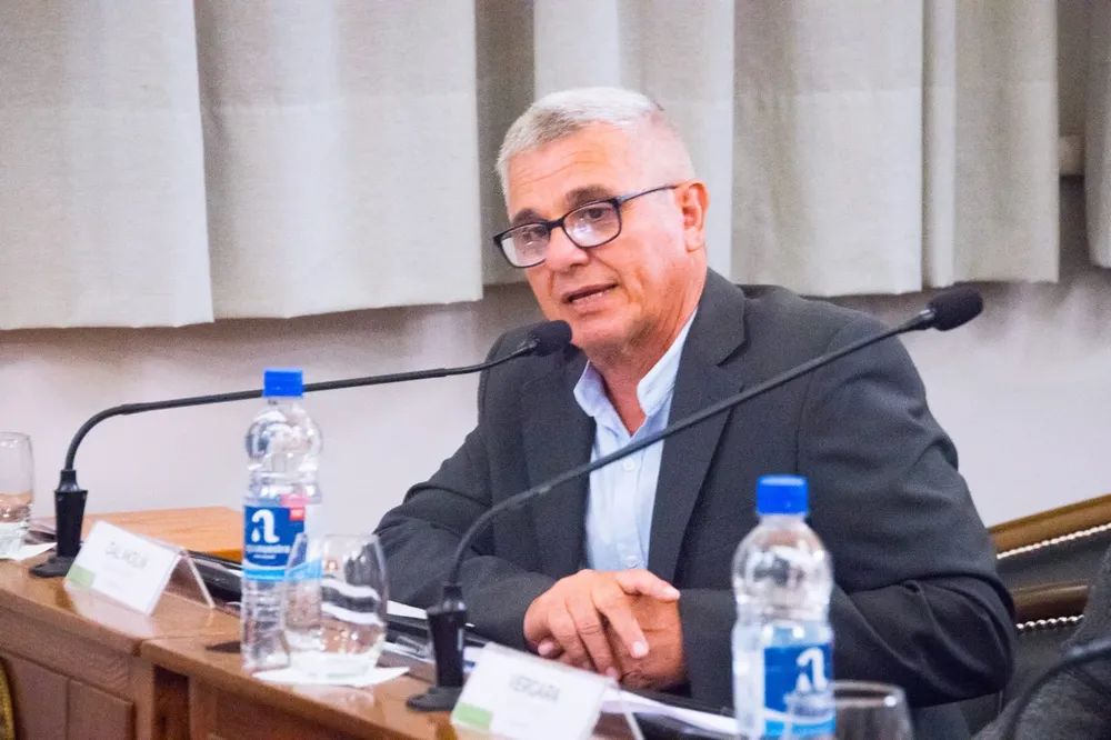 e213ab75-04b7-4e0b-8619-4a2b8c28df33