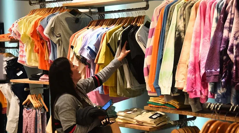 venta-de-ropa-caida