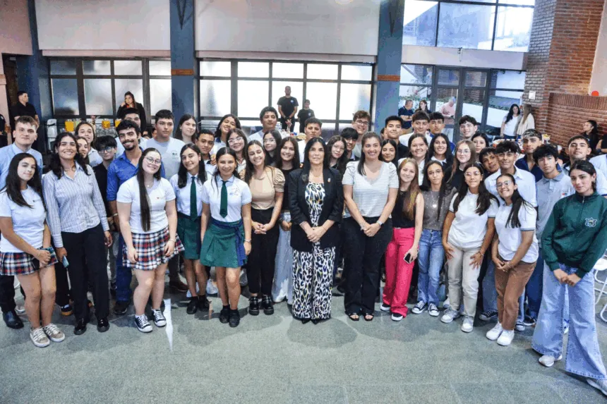 WhatsApp-Image-2025-11-13-at-19.19.18-1-860x573